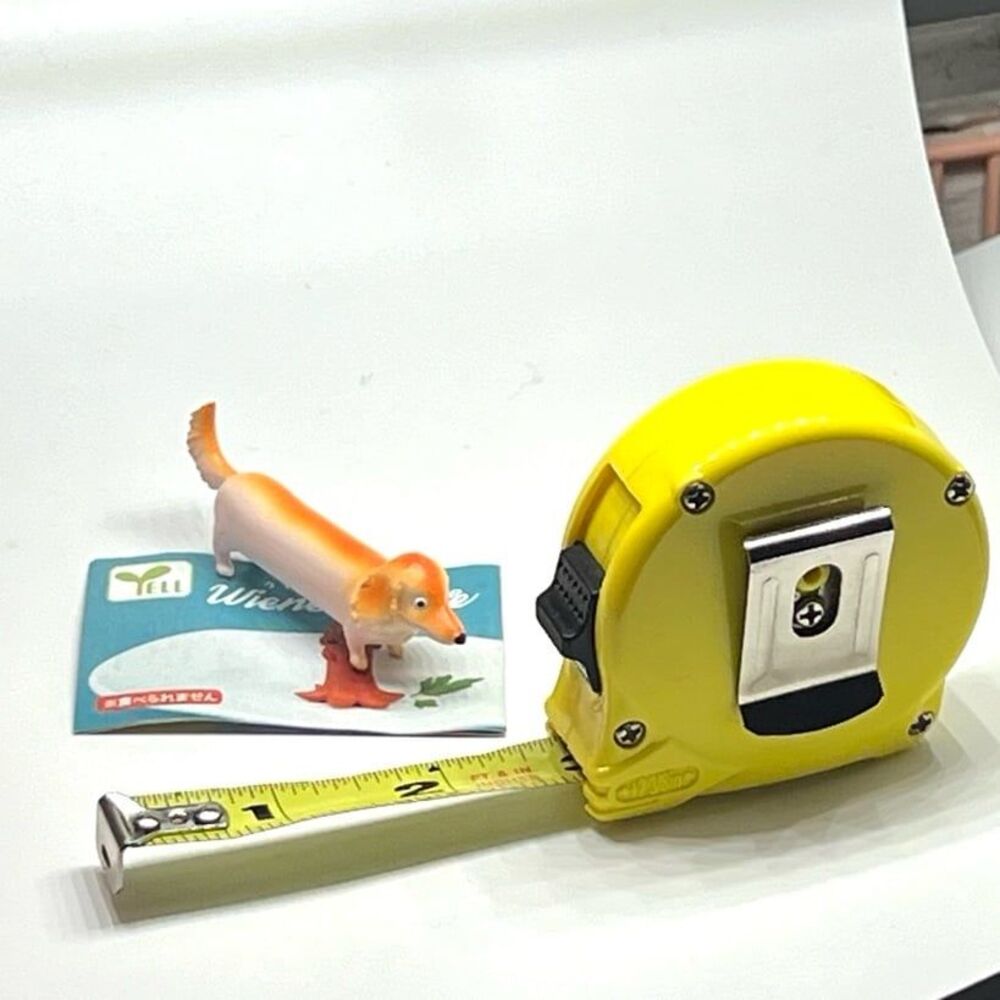 Weiner’s Life Dog gachapon series: white and brown